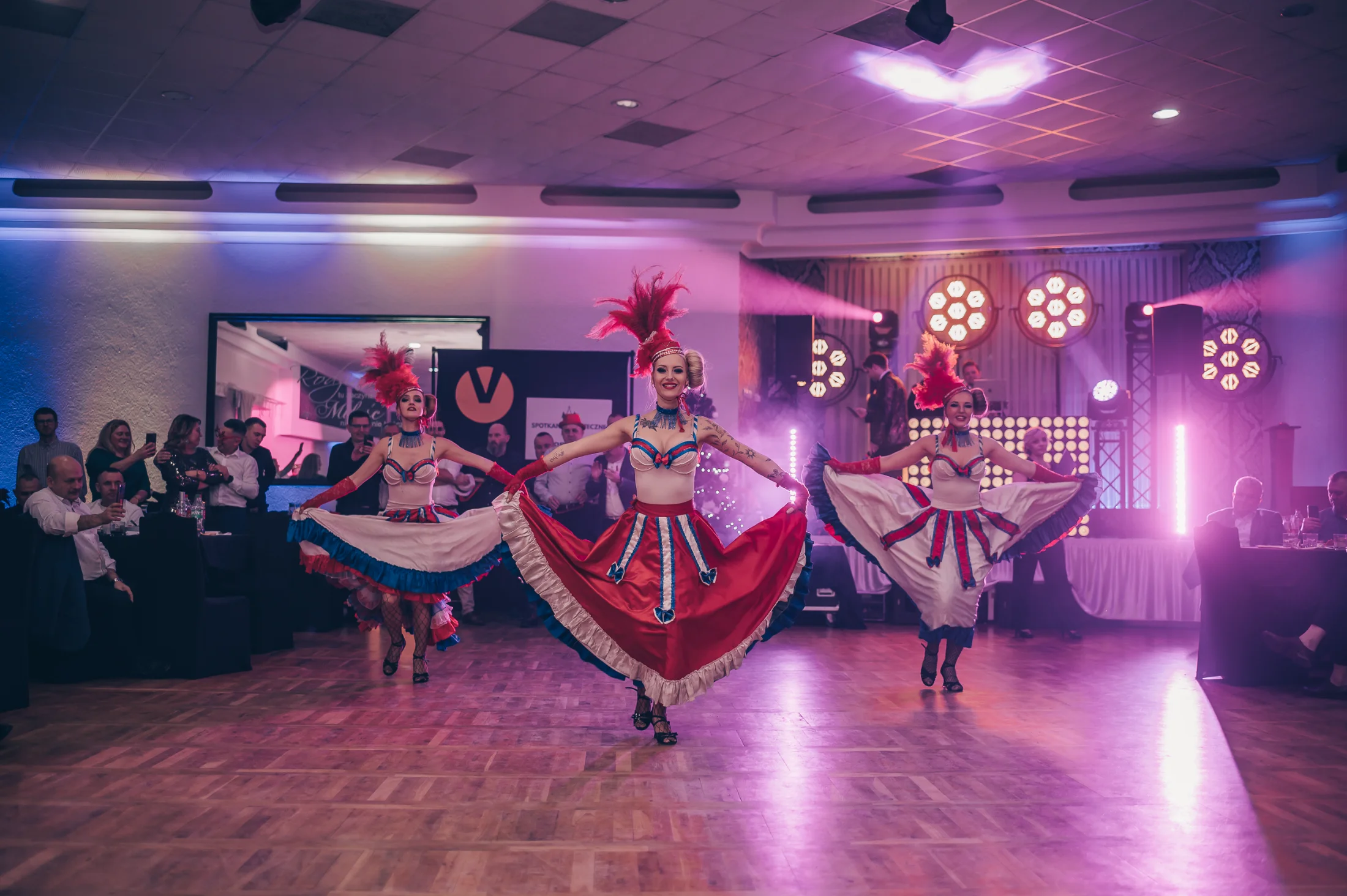 Tancerki i Performerzy na Event Profesjonalne Show i Oprawa Sceniczna